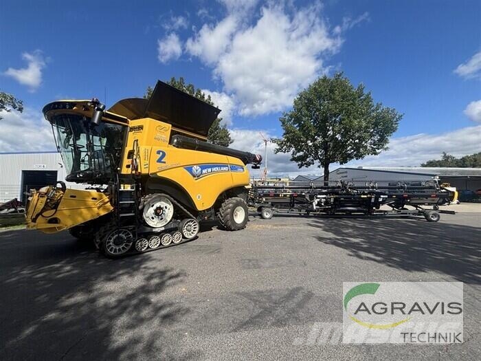 New Holland CR 9.90 RAUPE + MAC DON FD 241 Mietitrebbiatrici
