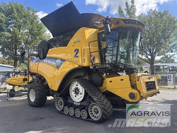 New Holland CR 9.90 RAUPE + MAC DON FD 241 Mietitrebbiatrici