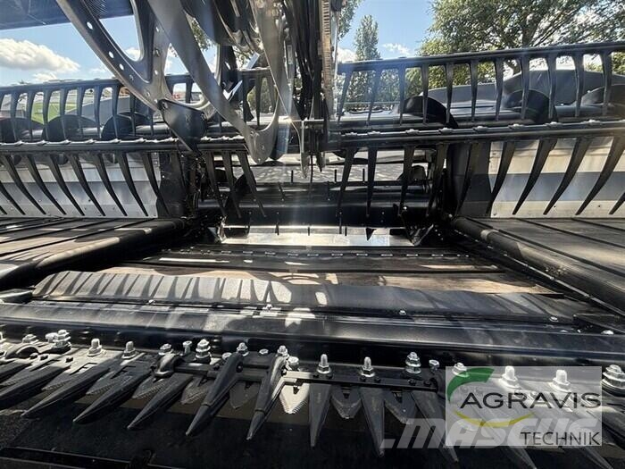 New Holland CR 9.90 RAUPE + MAC DON FD 241 Mietitrebbiatrici