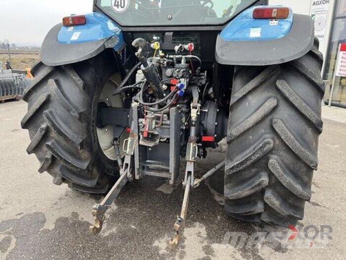 New Holland M 160/8560 الجرارات