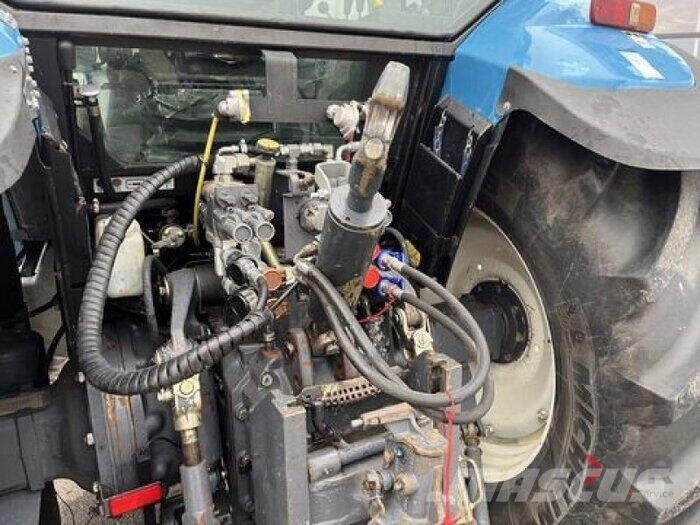 New Holland M 160/8560 الجرارات