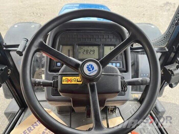 New Holland M 160/8560 الجرارات