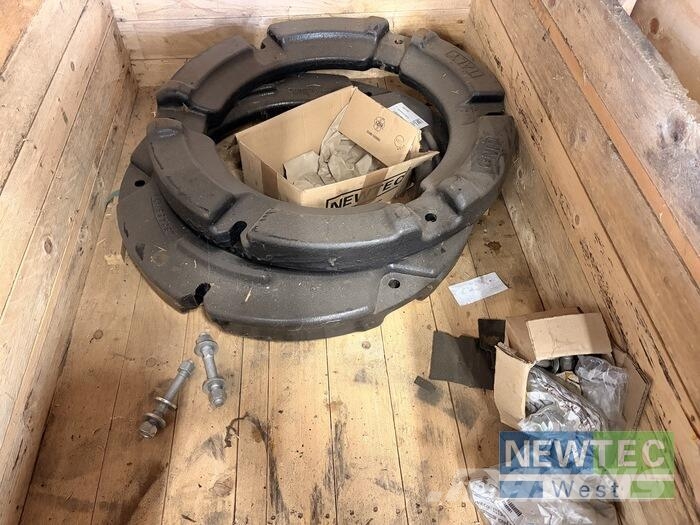 New Holland RADGEWICHTE 680 KG Weitere Viehgeräte