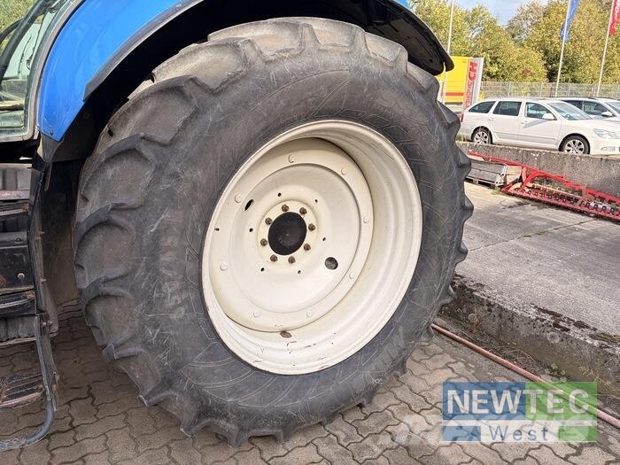 New Holland T 7.200 AUTO COMMAND Tractoren