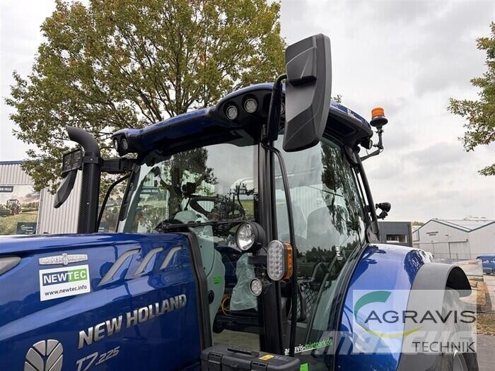 New Holland T 7.225 AUTO COMMAND Traktorji