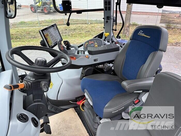 New Holland T 7.225 AUTO COMMAND Traktorji