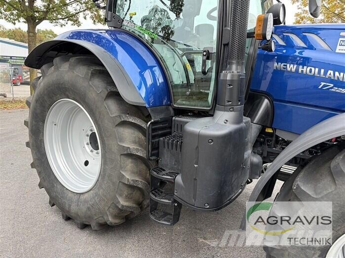 New Holland T 7.225 AUTO COMMAND Traktorji