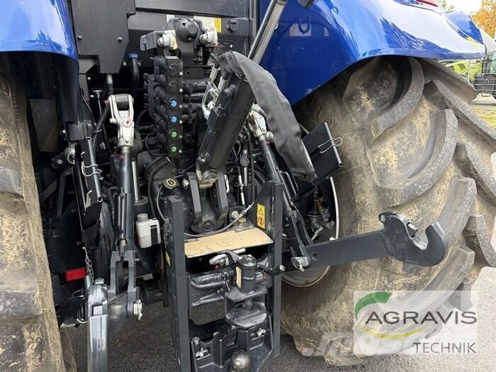 New Holland T 7.225 AUTO COMMAND Traktorji