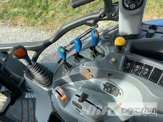 New Holland T5.120 ELECTRO COMMAND Tractors