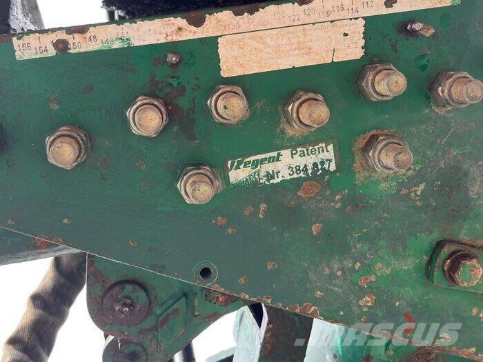 Regent TITAN 160T CX 4-schar mit Streifenkörper Other tillage machines and accessories