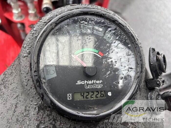Schäffer 2028 農業用伸縮臂裝載機