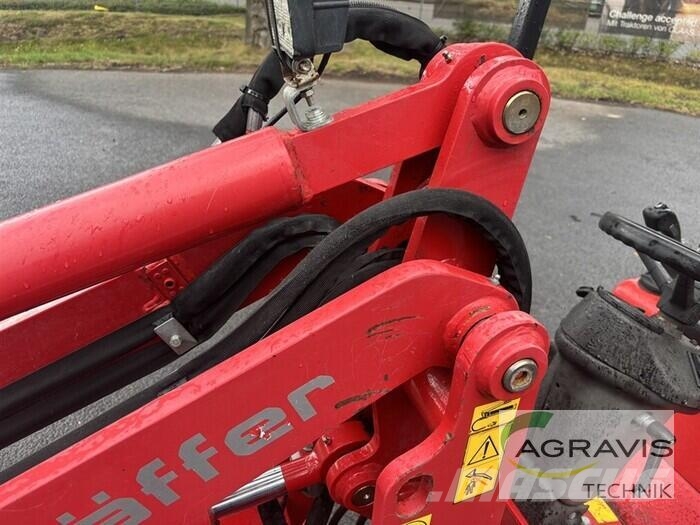 Schäffer 2028 農業用伸縮臂裝載機