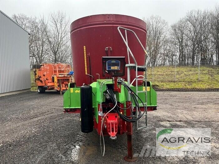 Strautmann VERTI-MIX 3101 ملقمات خلاط