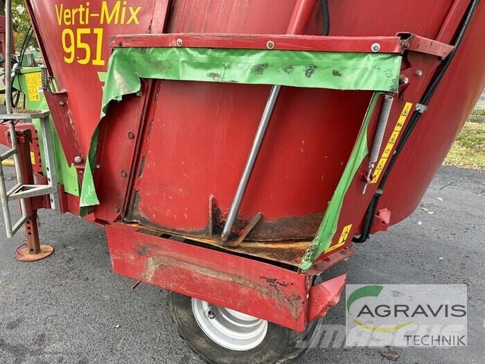 Strautmann VERTI-MIX 951 Mešalne hranilnice