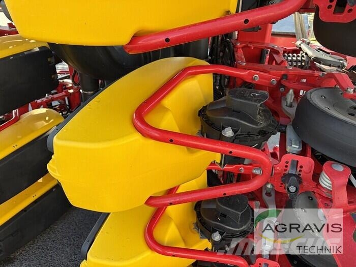 Väderstad TEMPO V 12 + FH 2200 Fronttank Zaaimachines