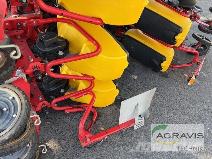 Väderstad TEMPO V 12 + FH 2200 Fronttank Zaaimachines