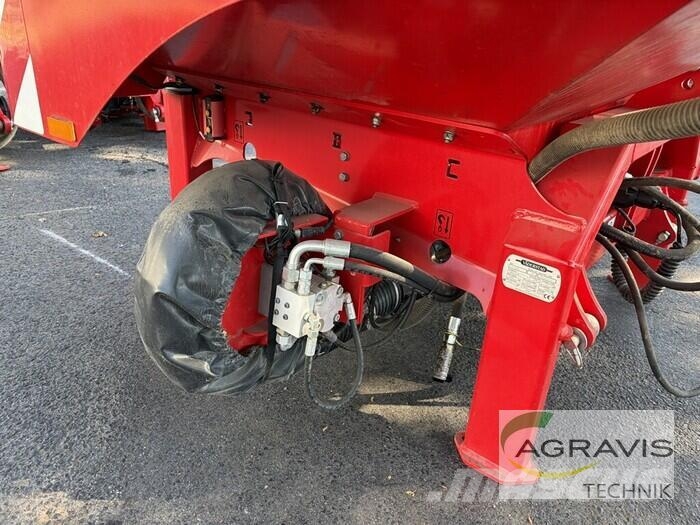 Väderstad TEMPO V 12 + FH 2200 Fronttank Zaaimachines
