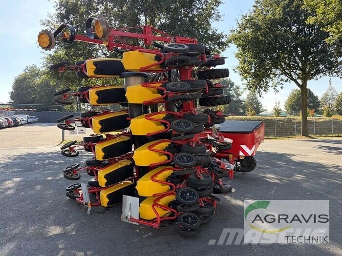 Väderstad TEMPO V 12 + FH 2200 Fronttank Zaaimachines