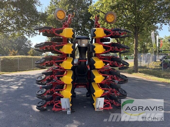 Väderstad TEMPO V 12 + FH 2200 Fronttank Zaaimachines