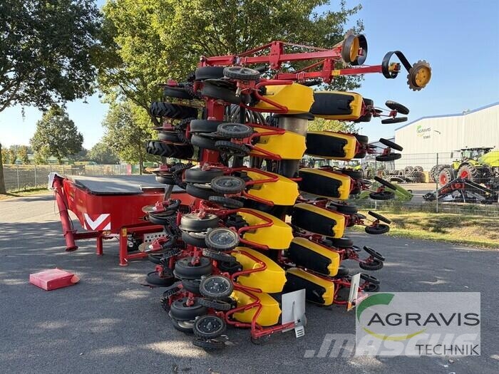 Väderstad TEMPO V 12 + FH 2200 Fronttank Zaaimachines