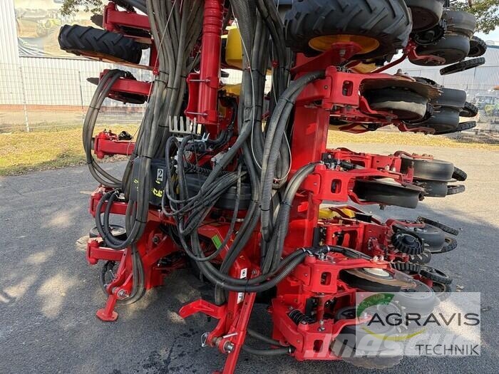 Väderstad TEMPO V 12 + FH 2200 Fronttank Zaaimachines