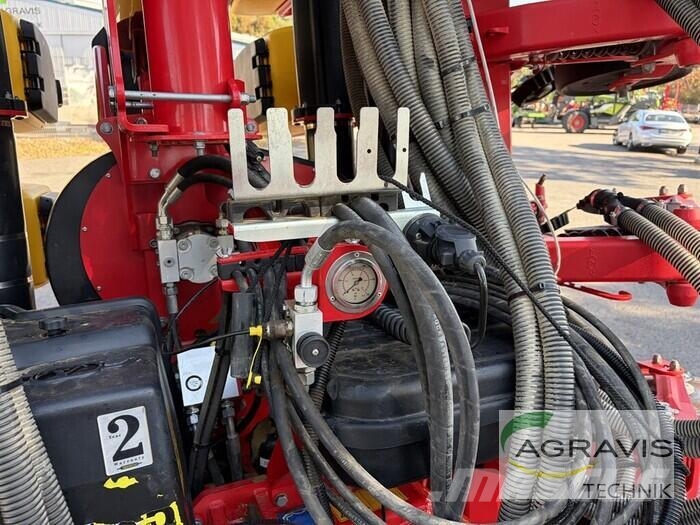 Väderstad TEMPO V 12 + FH 2200 Fronttank Zaaimachines