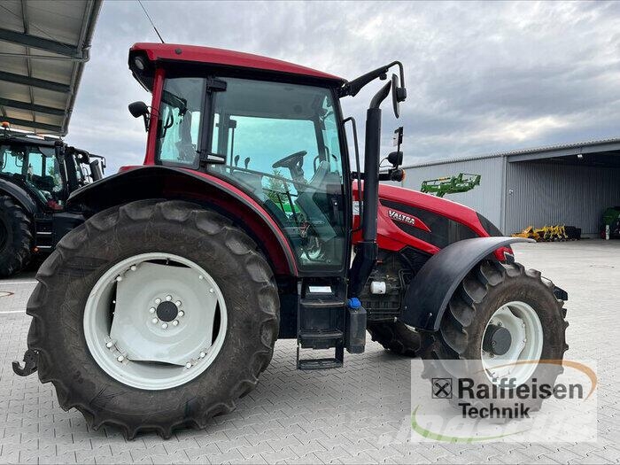 Valtra A104 Tractores