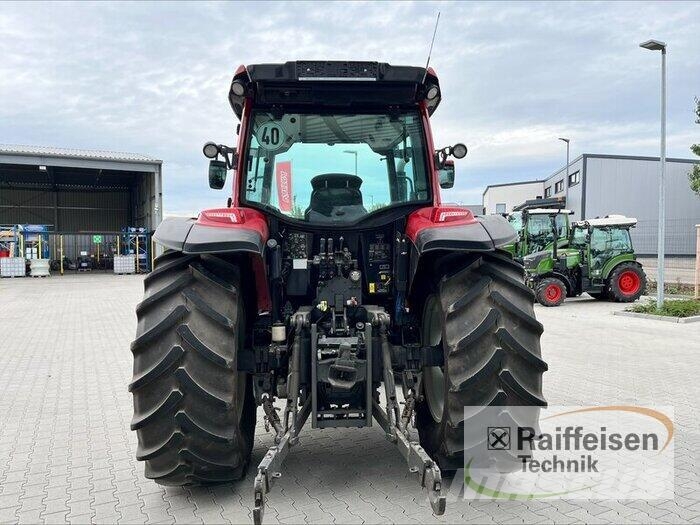 Valtra A104 Tractores