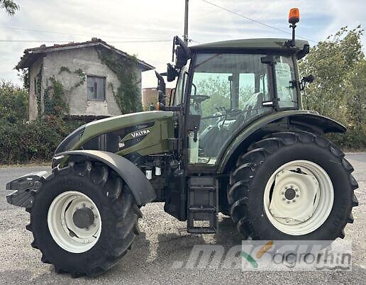 Valtra A105 Трактори