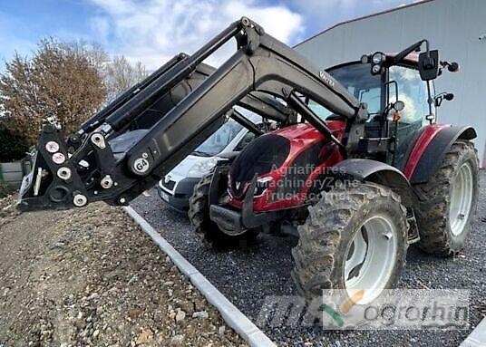 Valtra A115 Tractoare
