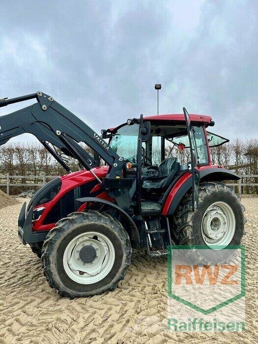 Valtra A75 Tractoare
