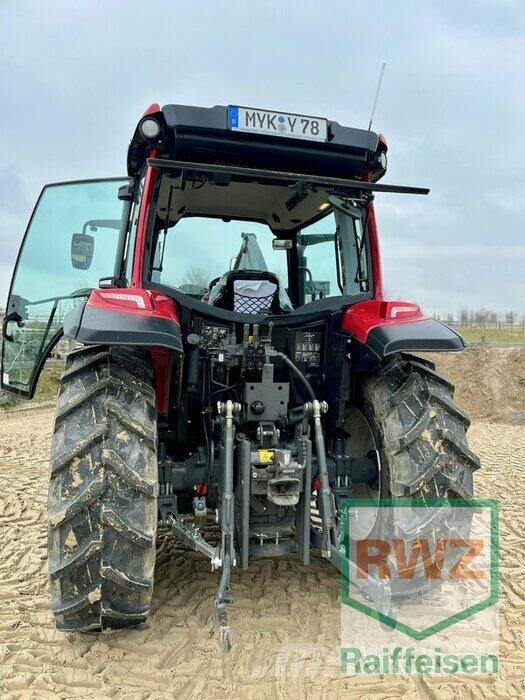 Valtra A75 Tractoare