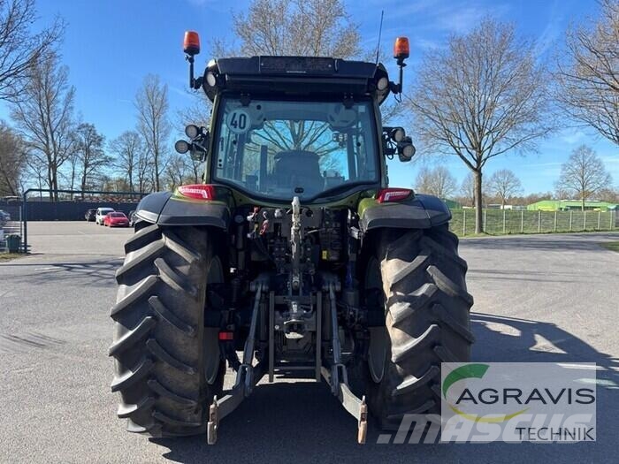 Valtra G 135 A 1B9 الجرارات