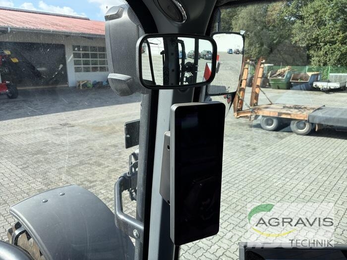 Valtra Q 245 1A9 Traktorji