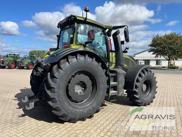 Valtra Q 265 1A9 Traktoren