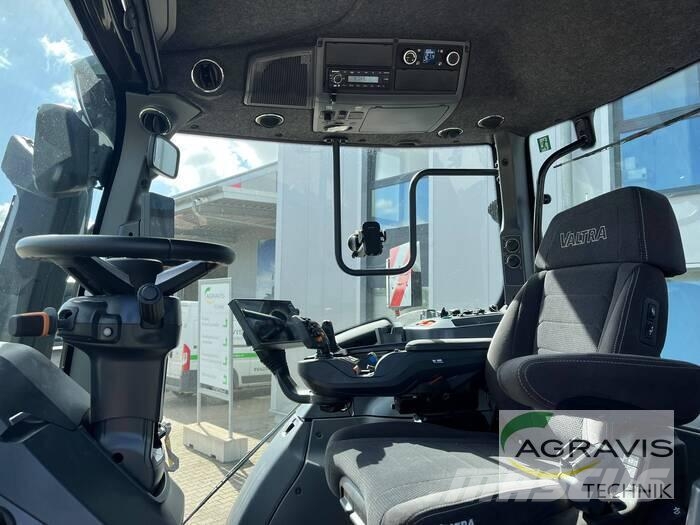 Valtra Q 265 1A9 Traktoren