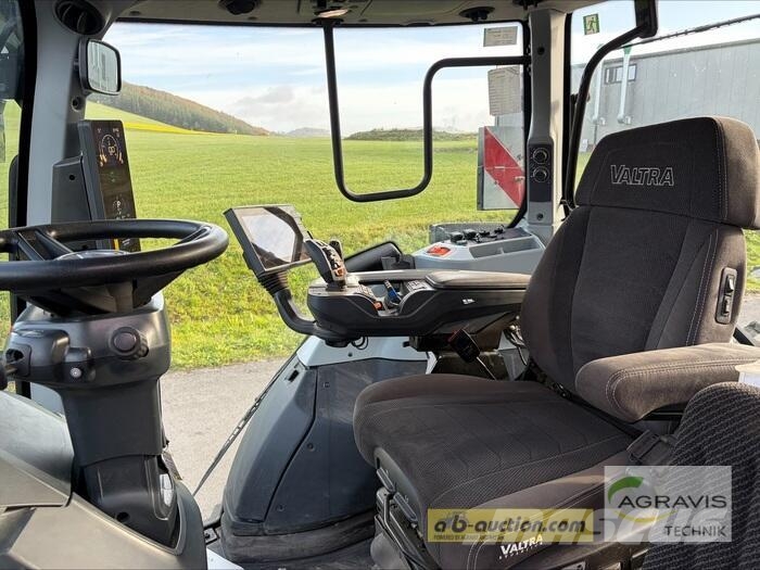 Valtra Q 265 1A9 Tractoare
