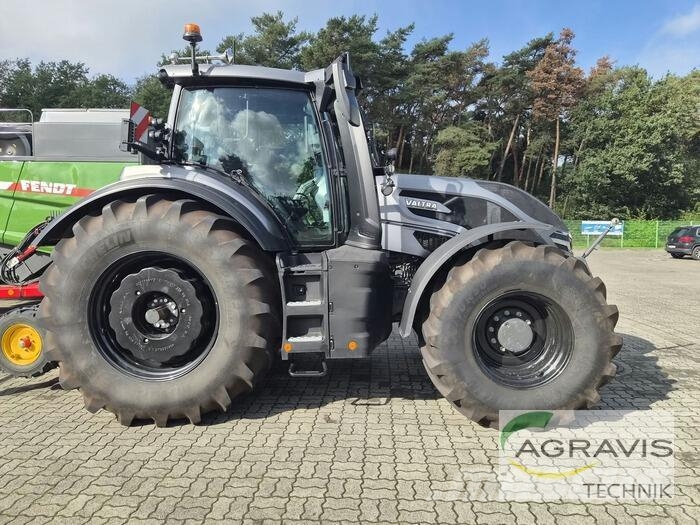Valtra Q 285 1A9 Traktorji