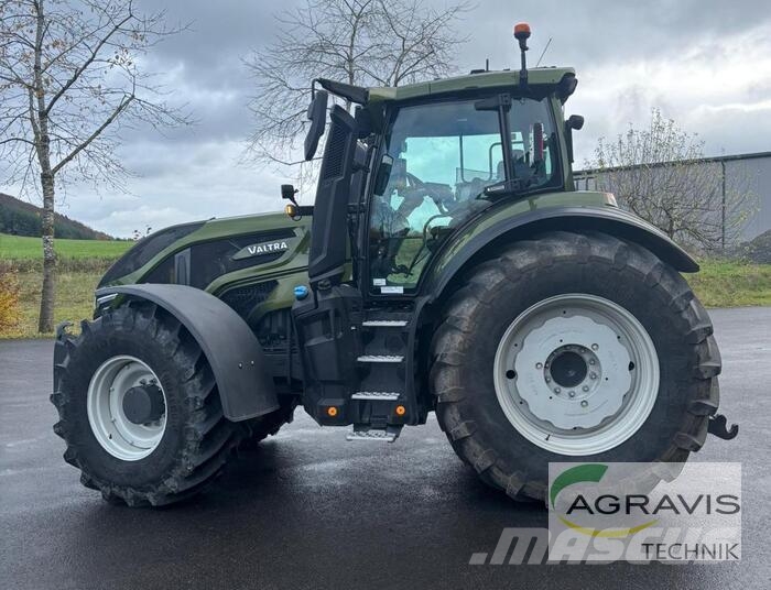 Valtra Q 305 1A9 Traktoren