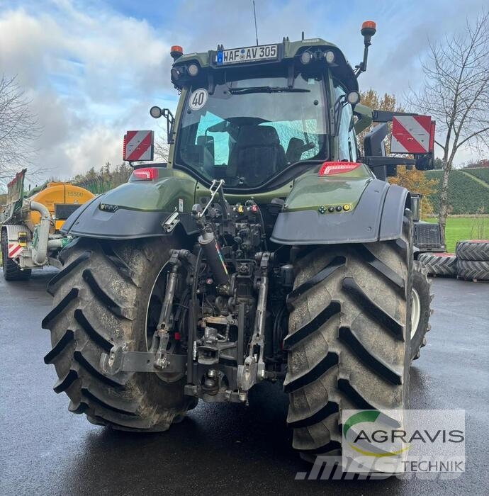 Valtra Q 305 1A9 Traktoren
