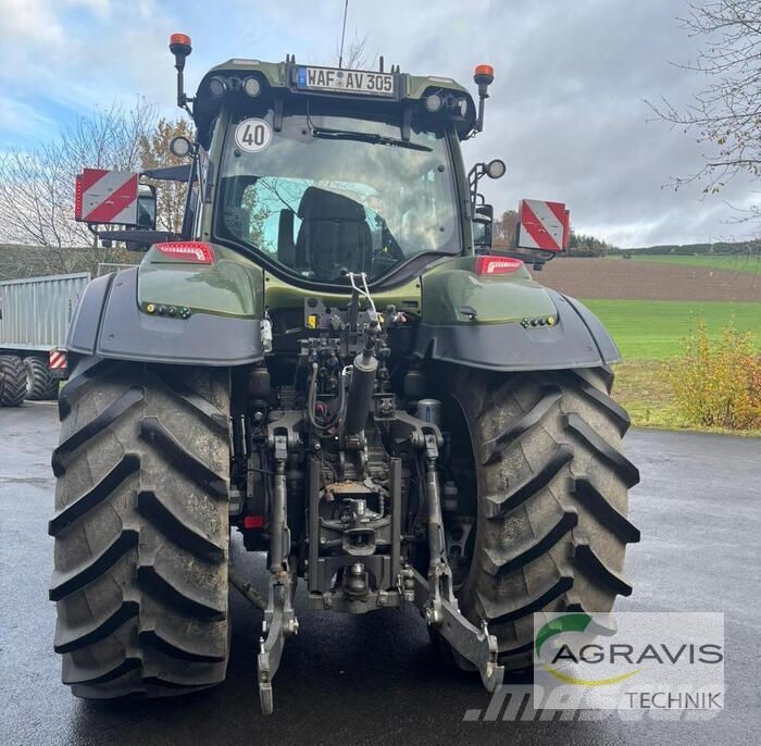 Valtra Q 305 1A9 Traktoren