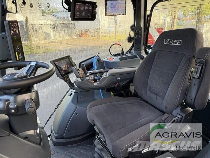 Valtra Q 305 1A9 Tractoren
