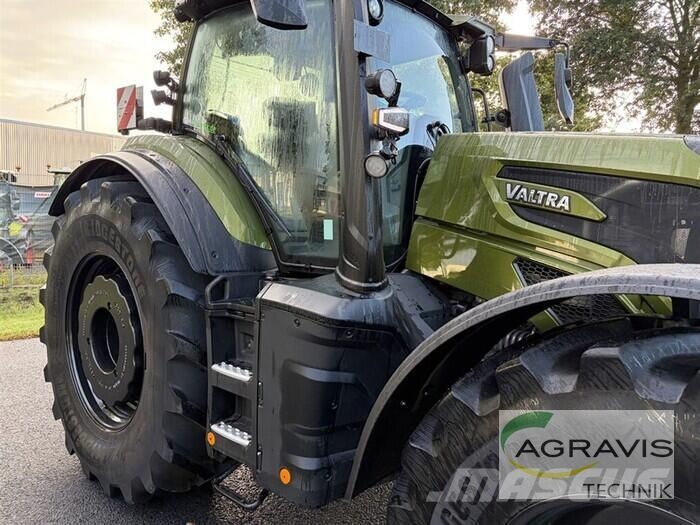 Valtra Q 305 1A9 Tractoren
