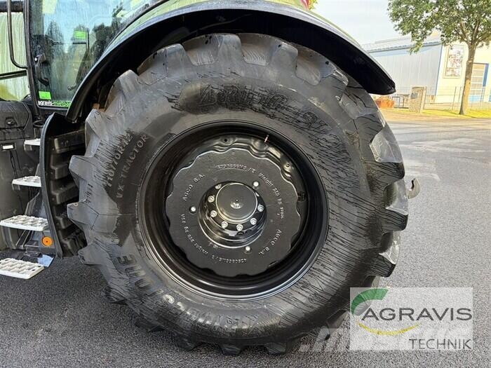 Valtra Q 305 1A9 Tractoren