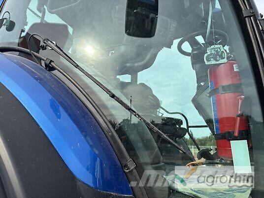 Valtra Q285 Трактори