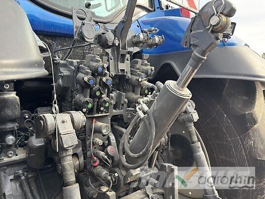 Valtra Q285 Трактори