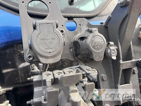 Valtra Q285 Трактори