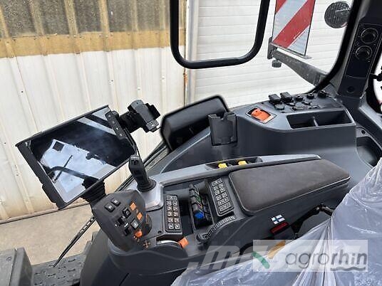 Valtra Q305 Трактори
