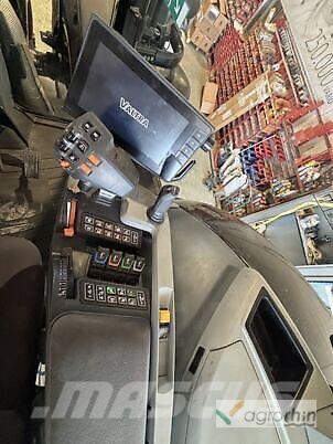 Valtra S354 Трактори