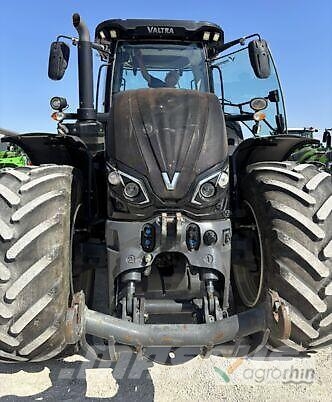 Valtra S354 Трактори